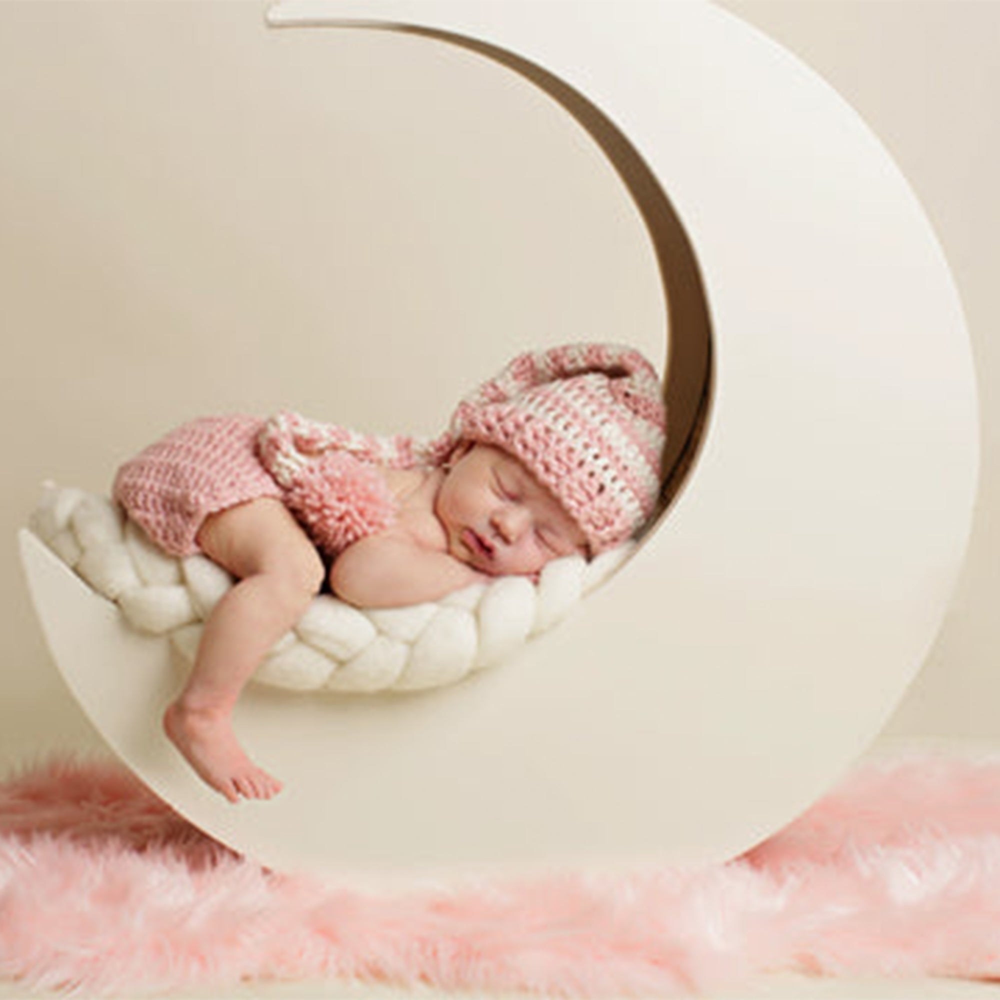 Sleep training techniques for bedtime success